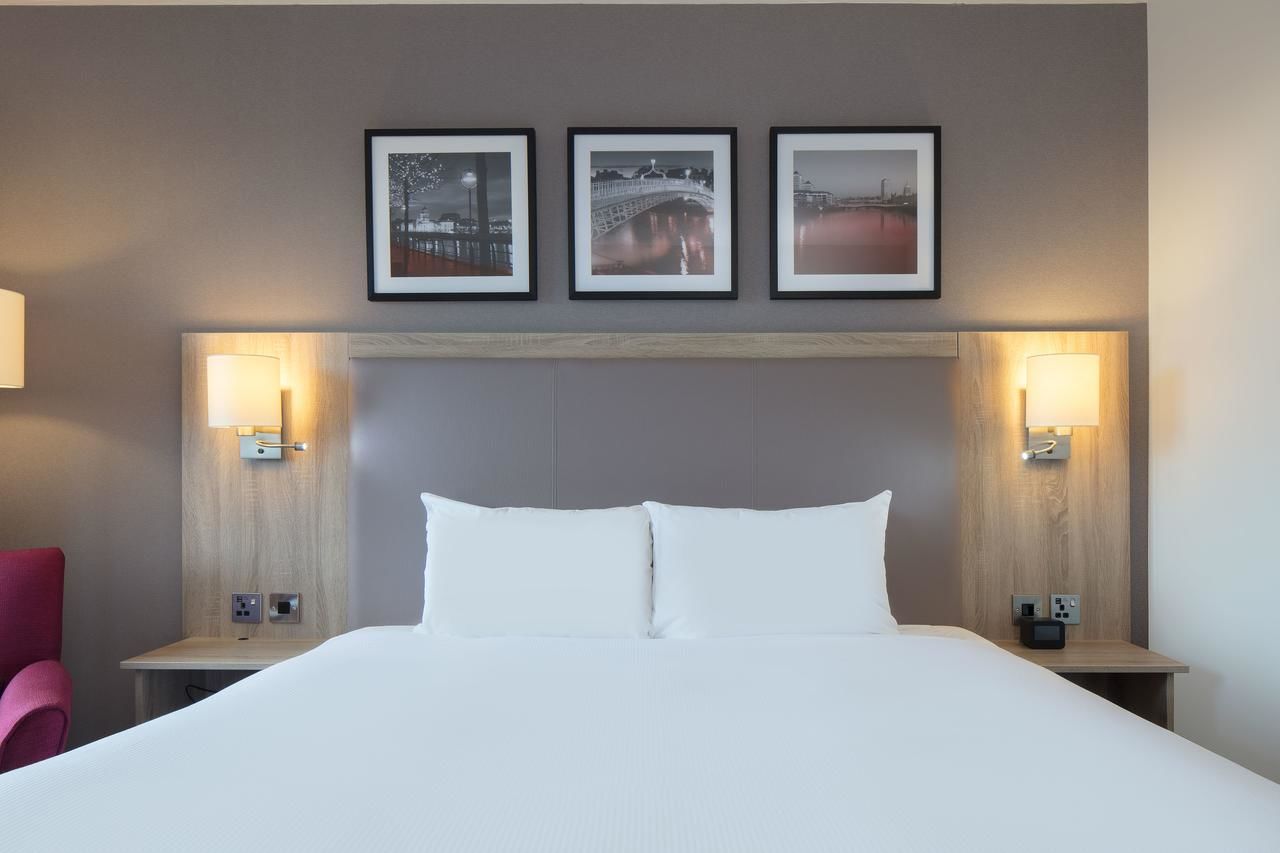 Отель Hilton Garden Inn Dublin Custom House Дублин