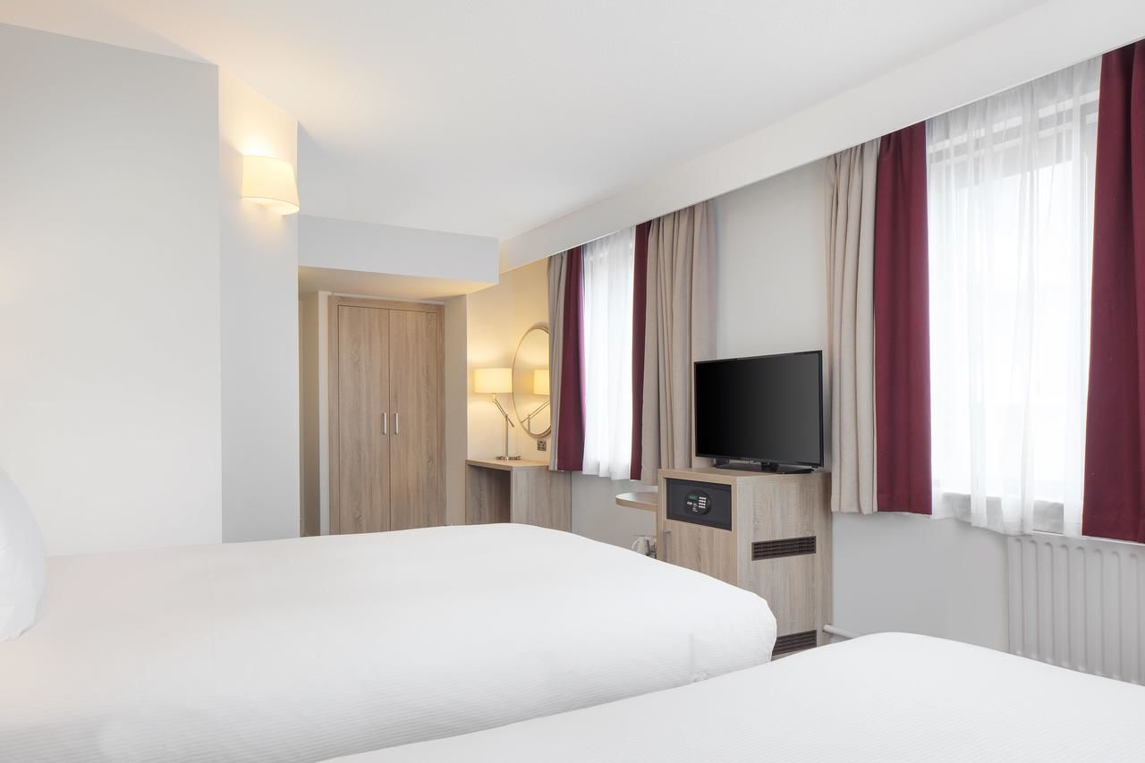Отель Hilton Garden Inn Dublin Custom House Дублин