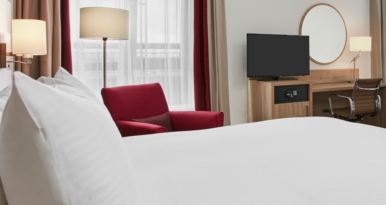 Отель Hilton Garden Inn Dublin Custom House Дублин