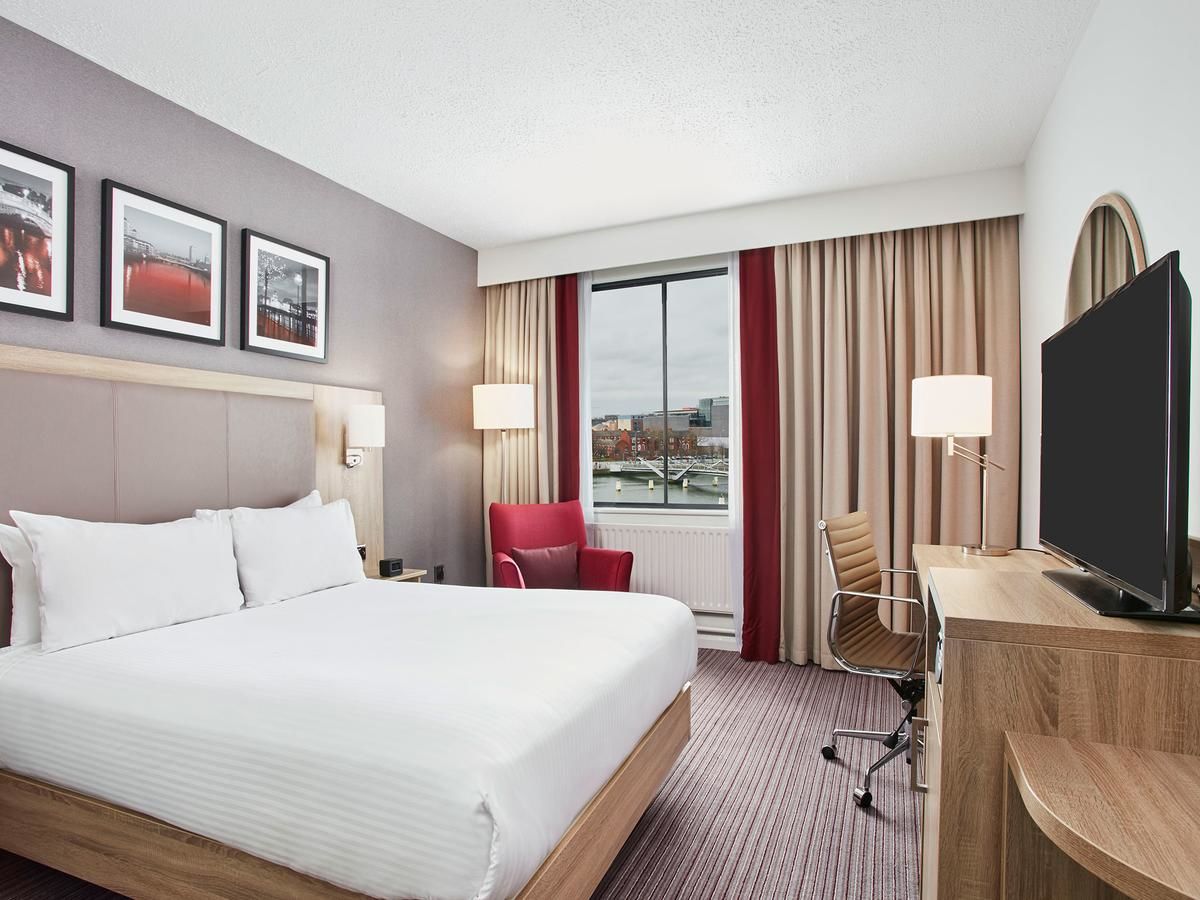 Отель Hilton Garden Inn Dublin Custom House Дублин