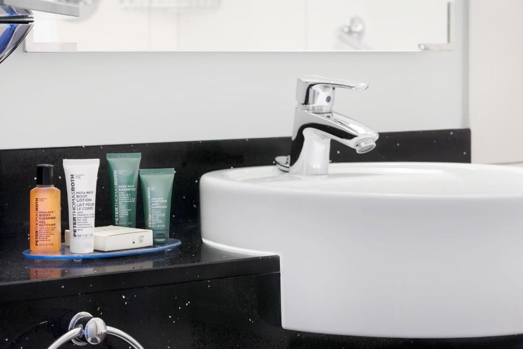 Отель Hilton Garden Inn Dublin Custom House Дублин