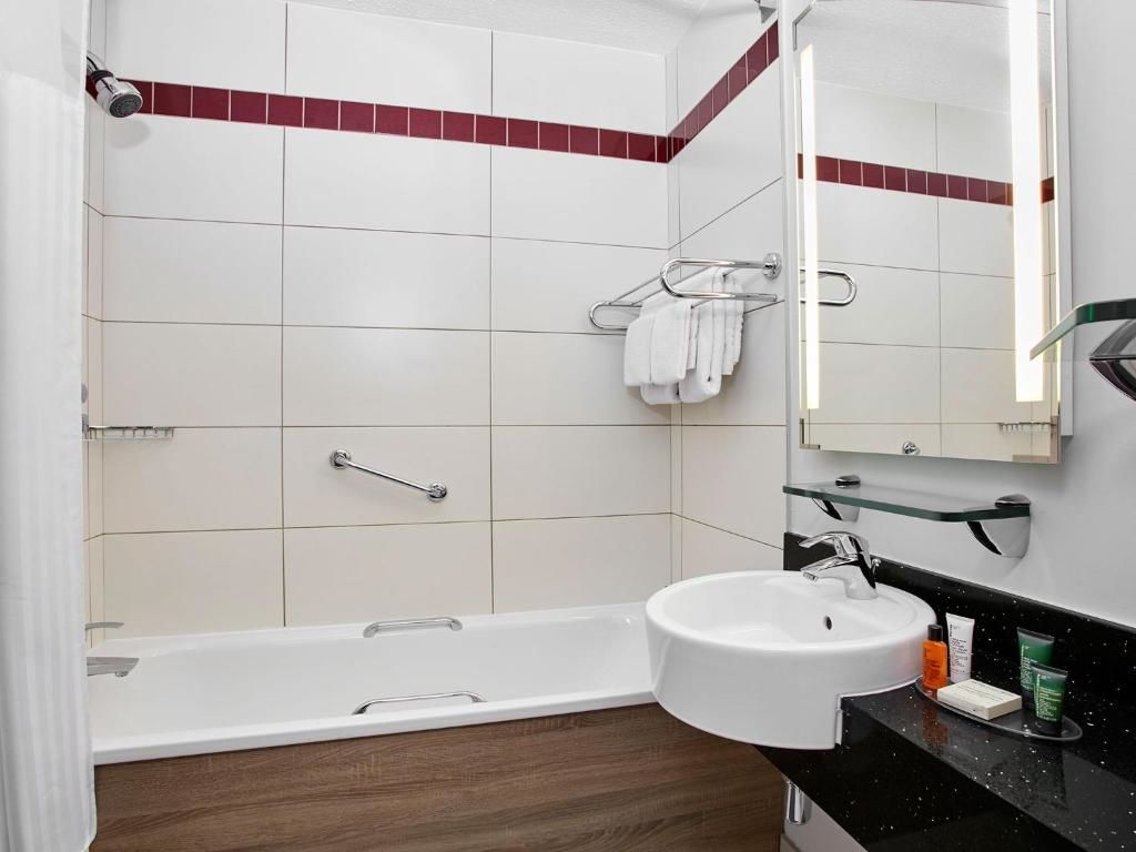 Отель Hilton Garden Inn Dublin Custom House Дублин