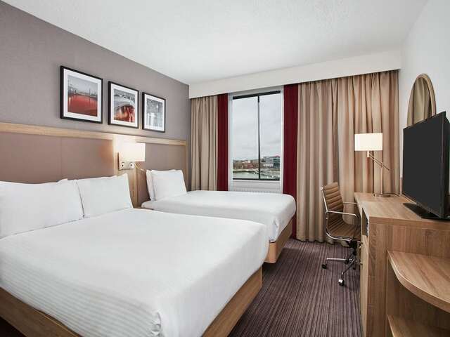 Отель Hilton Garden Inn Dublin Custom House Дублин-40